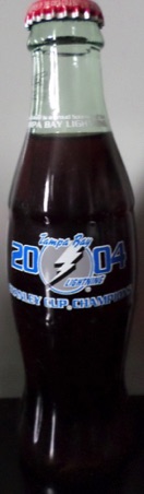 2004-1169 € 5,00 coca cola flesje 8oz Tampa bay 2004 lightning Stanley cup Champions.jpeg